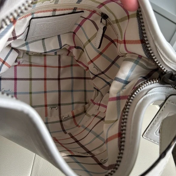 Coach White Sling /Shoulder Leather Bucket Bag - Picture 9 of 13